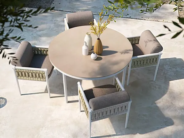 Round version of the Dulton table by Atmosphera