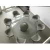 Gheo de Porada dans une salle de réunion
